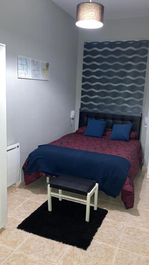 شقة Apartamento Las Encinas Caces المظهر الخارجي الصورة